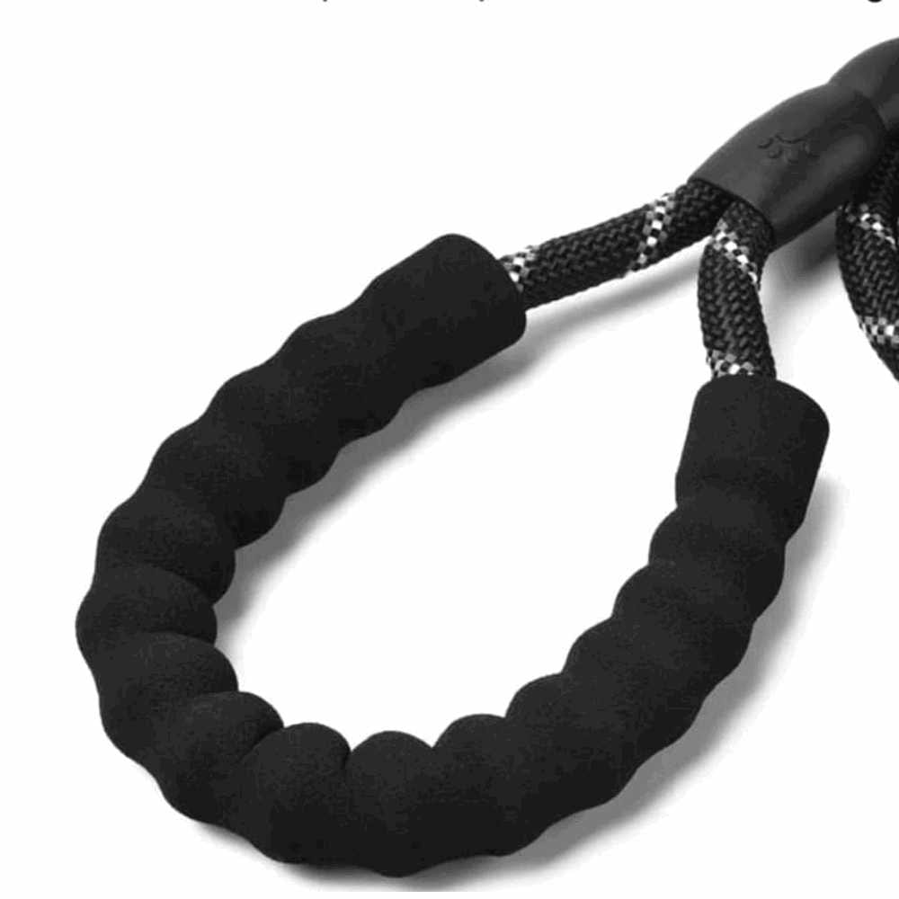 Rope dog lead with padded handle